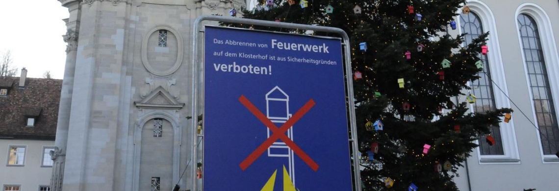 Plakat Feuerwerksverbot auf dem Klosterplatz